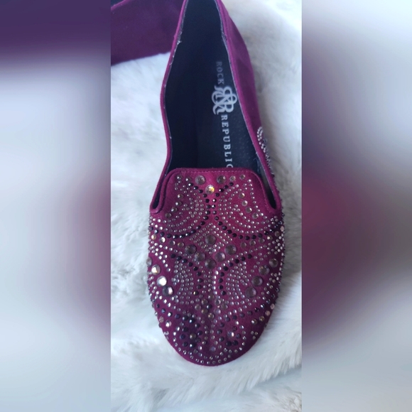 Rock N'Republic; women's slip on burgundy jewel flats; size 6 med - Picture 2 of 4